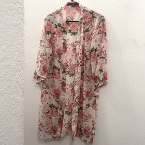 Light floral design robe swimsuit cover